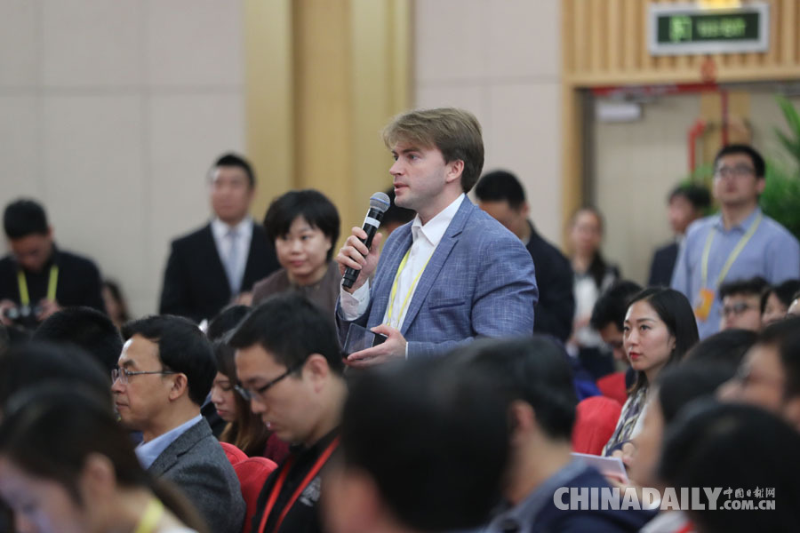 公開·透明·創新——從黨的十九大看更加開放自信的中國