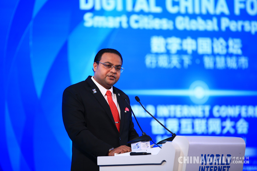 論壇上發表主旨講話的嘉賓都有誰？