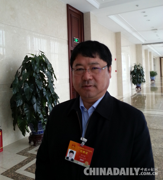 席文海：新疆應加強青年文化陣地建設