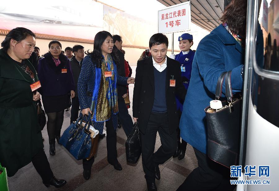 2015兩會 各地代表團陸續抵京