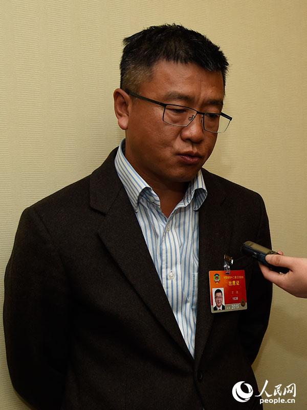 白巖松關注傳媒知識產權 韓三平呼吁加大行業協會作用(圖)