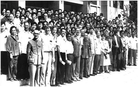 艱苦創(chuàng)業(yè) 中國(guó)日?qǐng)?bào)名揚(yáng)天下