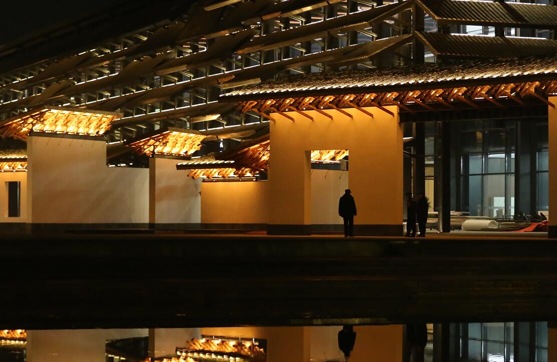 高清鏡頭下烏鎮(zhèn)互聯(lián)網(wǎng)國際會展中心的“白天與黑夜”