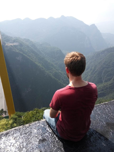 燒腦大片既視感！英國小哥方丹G20峰會期間再出神作，他想說什么？