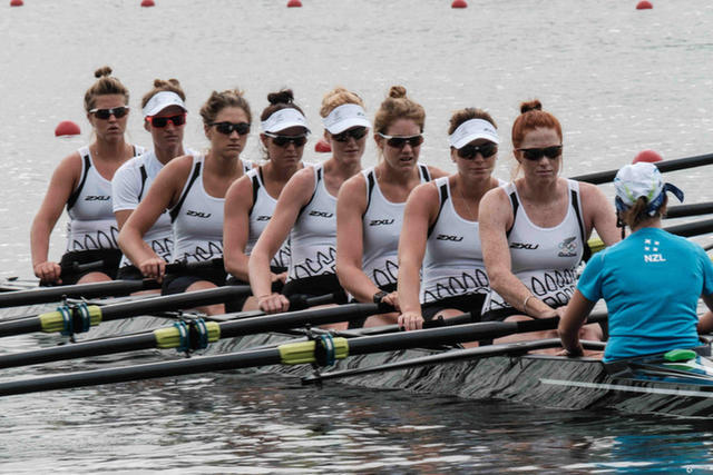 各國賽艇隊積極備戰 士兵在側確保安全