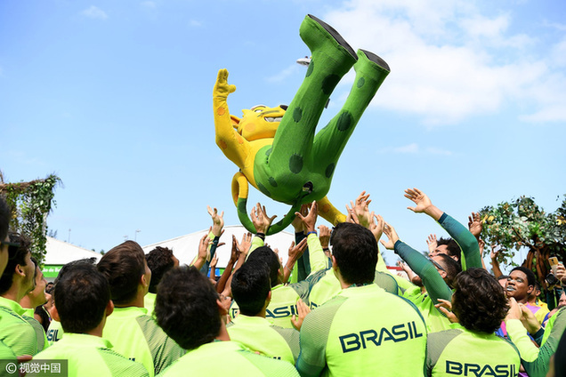 巴西代表團歡迎儀式 奧運吉祥物現身同嗨