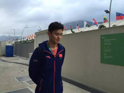 在奧運村閑逛能遇到誰？ 寧澤濤溜達似“老干部”