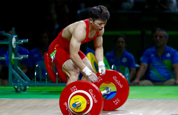 男子舉重諶利君小腿抽筋無奈退賽