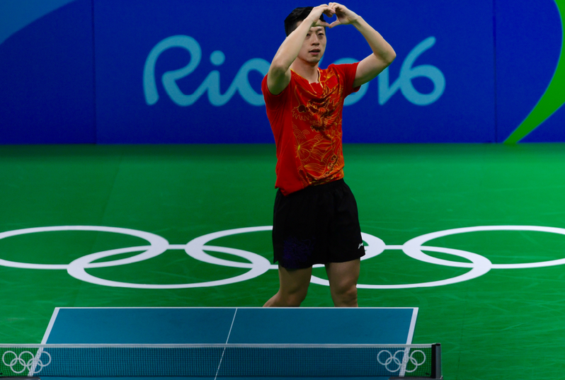 4-0橫掃！馬龍戰勝張繼科首奪奧運冠軍 成就大滿貫