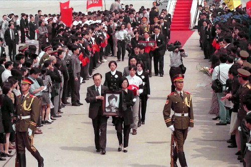 回眸:在我國駐南聯盟使館被炸事件中英勇犧牲的烈士