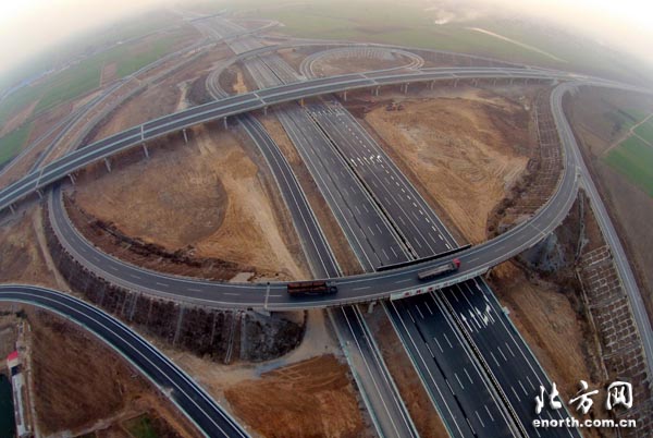 治國理政新實踐天津篇：廢舊輪胎“變身”高科技 創新推動供給側改革