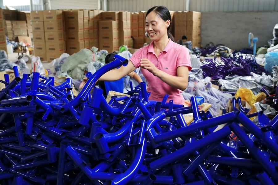 牢固樹立和自覺踐行發展新理念