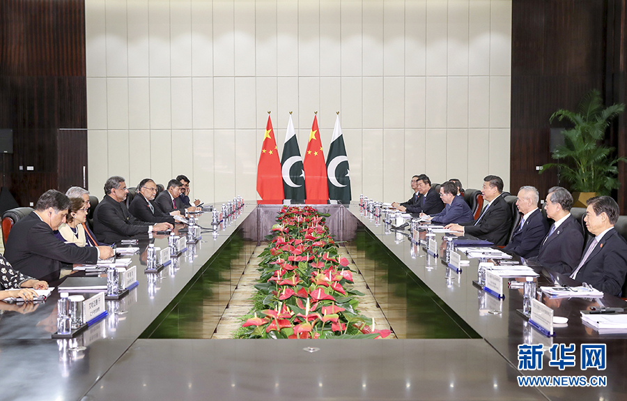 習(xí)近平會見巴基斯坦總理阿巴西