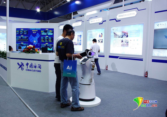 老百姓辦事“最多跑一次”！電子政務(wù)成果點(diǎn)亮數(shù)字中國(guó)建設(shè)峰會(huì)