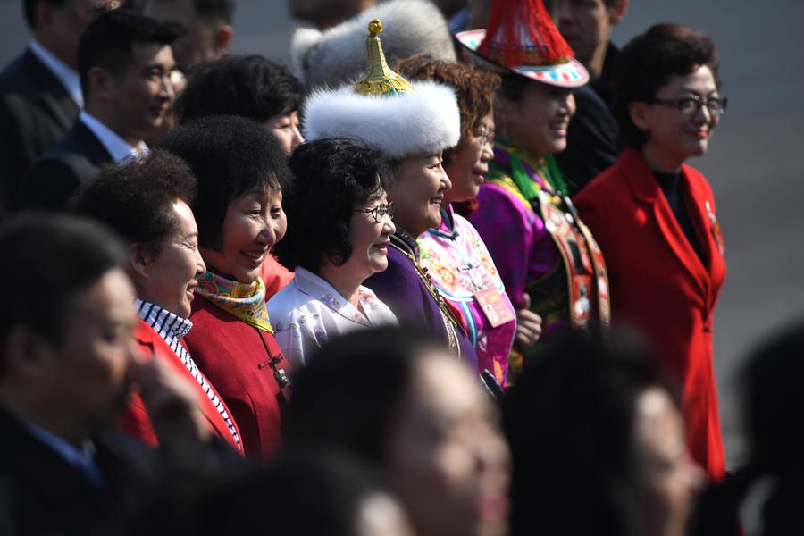 兩會上的女代表委員們：認真履職 一展風(fēng)采