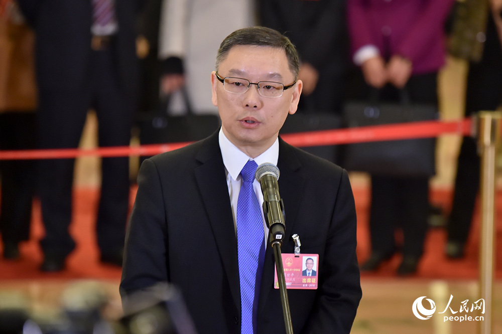 第四場“代表通道”開啟：全國人大代表接受采訪