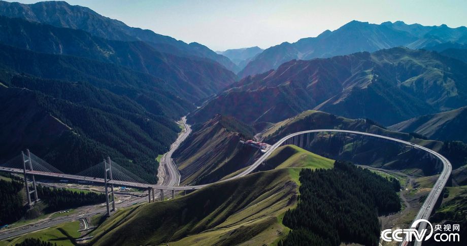 【新時代·幸福美麗新邊疆】在中國最長高速公路邂逅新疆第一高橋