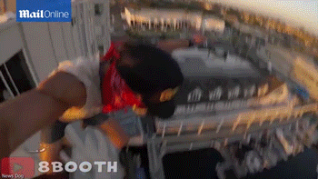 驚心動魄：第一視角體驗(yàn)40米高空墜落