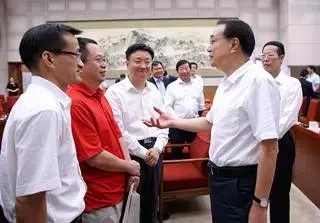 頻為黨報(bào)寫(xiě)文章，周鴻祎化身“創(chuàng)業(yè)公知”