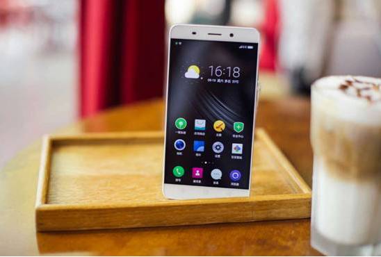 和周鴻祎一起暢想五年后的手機 與意念連接隨意操控