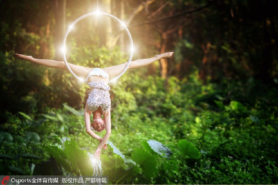 盤點鋼管舞性感著裝 比基尼鄉(xiāng)村花衣齊上陣