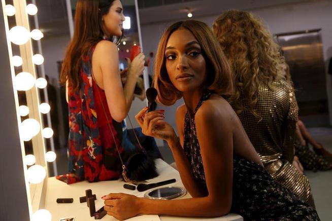 2016秋冬紐約時(shí)裝周 模特后臺(tái)精彩揭秘