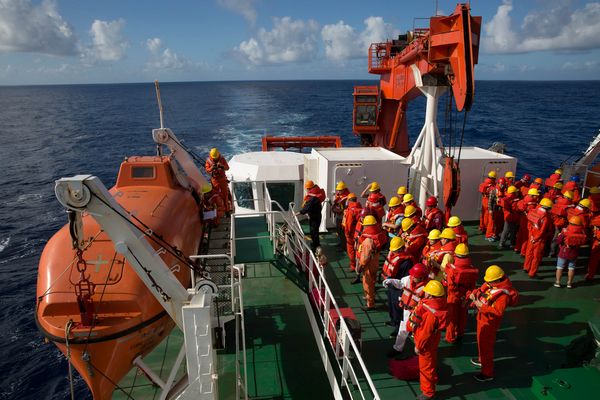 新加坡時(shí)評(píng)家：中國(guó)和平崛起遭美國(guó)蓄意挑釁