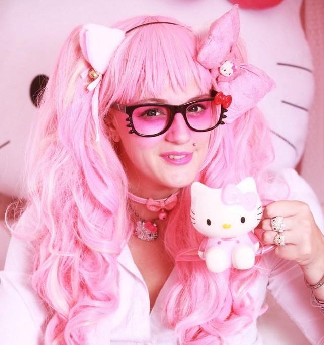 英女子瘋狂迷戀凱蒂貓 3萬英鎊存藏品