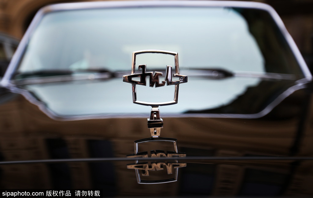 稀有古董車大集結(jié) 莫斯科舉行復古車游行