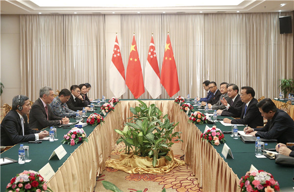 李克強會見新加坡總理李顯龍 希望新繼續(xù)推動中國－東盟關(guān)系深入發(fā)展