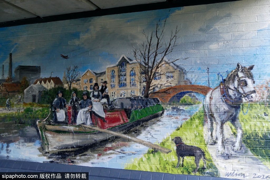 英國：卡通藝術作品亮相牛津運河橋底 繽紛多彩趣味十足