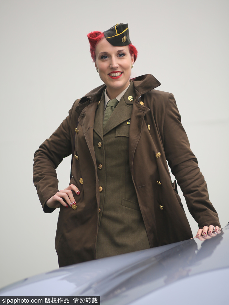 英古德伍德復(fù)古會(huì) 民眾復(fù)古裝搭配老爺車韻味十足