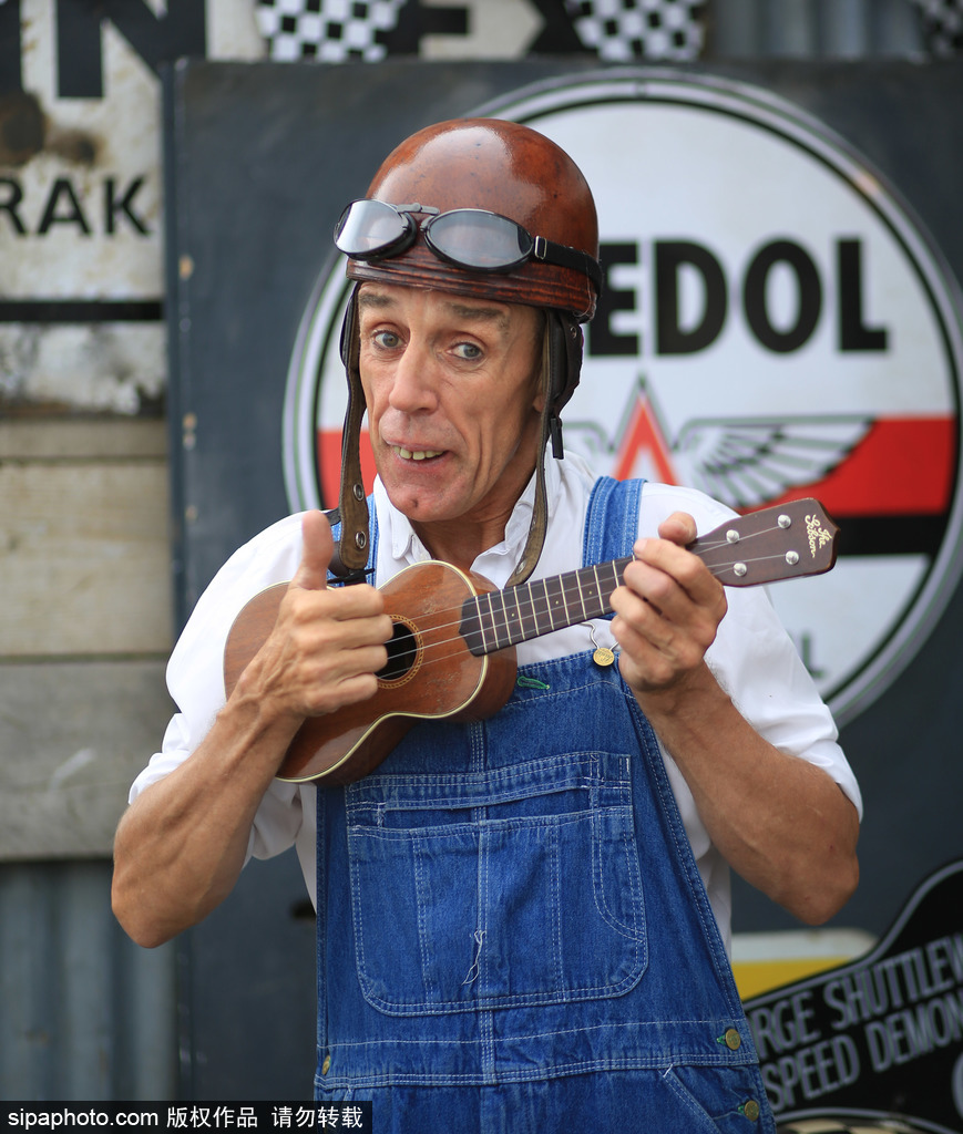 英古德伍德復古會 民眾復古裝搭配老爺車韻味十足