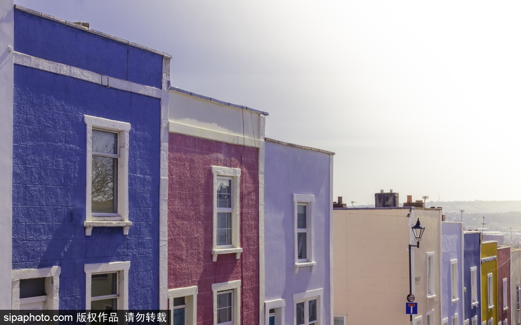 英國(guó)布里斯托爾將變彩色“童話(huà)世界” 政府出錢(qián)鼓勵(lì)民眾裝修