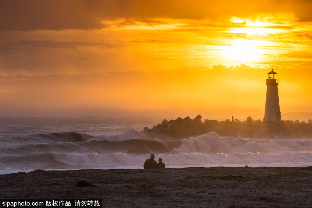 一切都與大海有關(guān) 沖浪攝影師獨特視角展示海洋魅力
