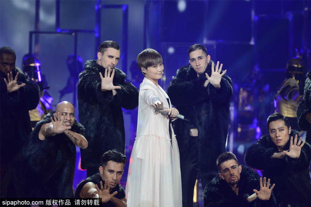 第11屆金鷹獎(jiǎng)閉幕式：胡歌、劉濤獲人氣演員獎(jiǎng)