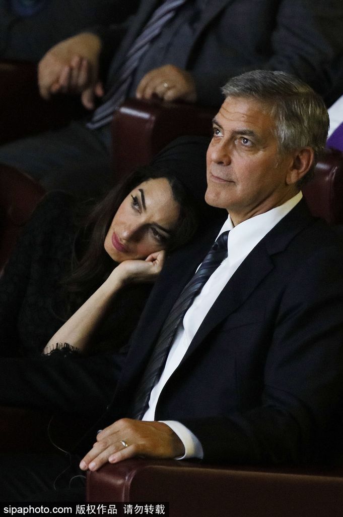 光棍節(jié)的暴擊│盤點(diǎn)明星情侶蘇炸了的甜蜜瞬間