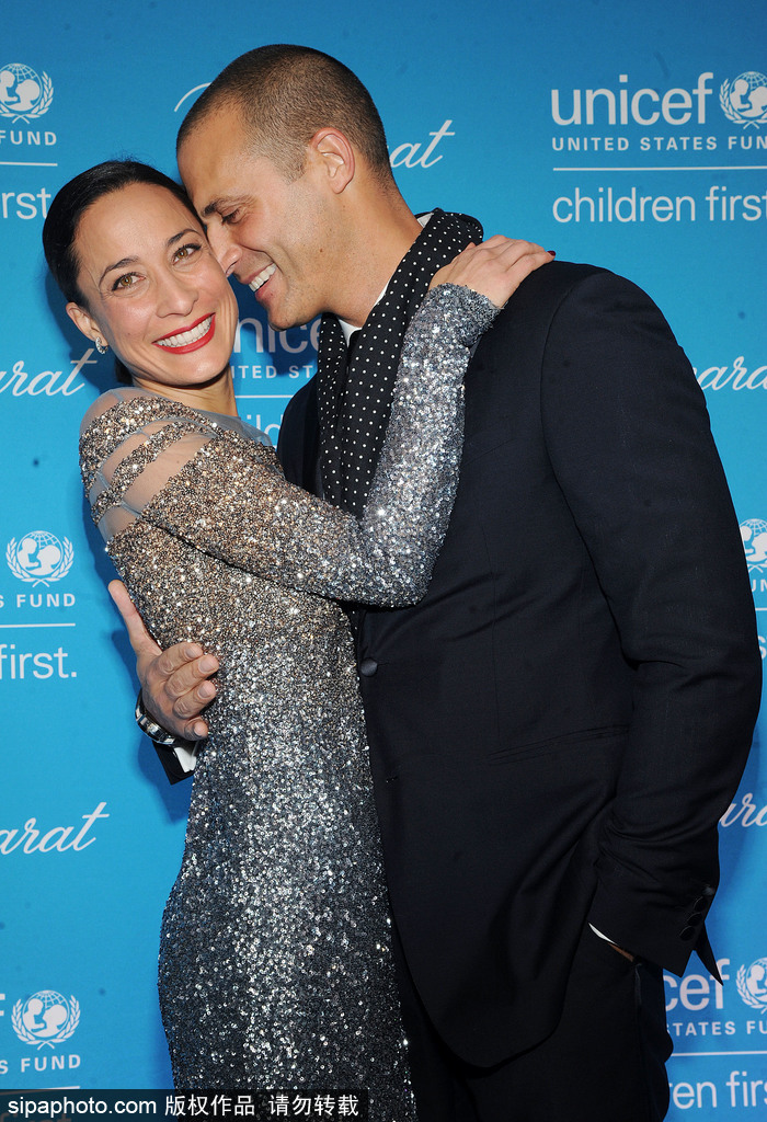 光棍節(jié)的暴擊│盤(pán)點(diǎn)明星情侶蘇炸了的甜蜜瞬間