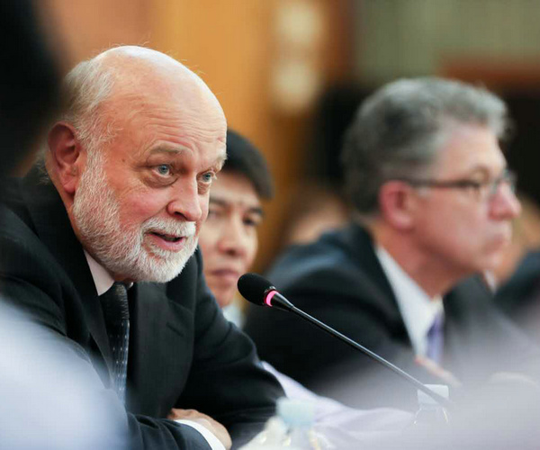 理查德•哈特對(duì)中國(guó)的“醫(yī)心醫(yī)意”