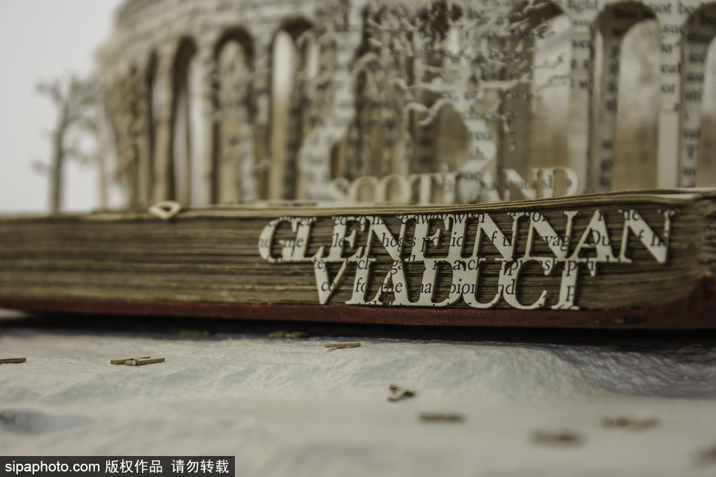 英國設(shè)計(jì)師打造立體書頁雕塑 重現(xiàn)哈利波特經(jīng)典場景