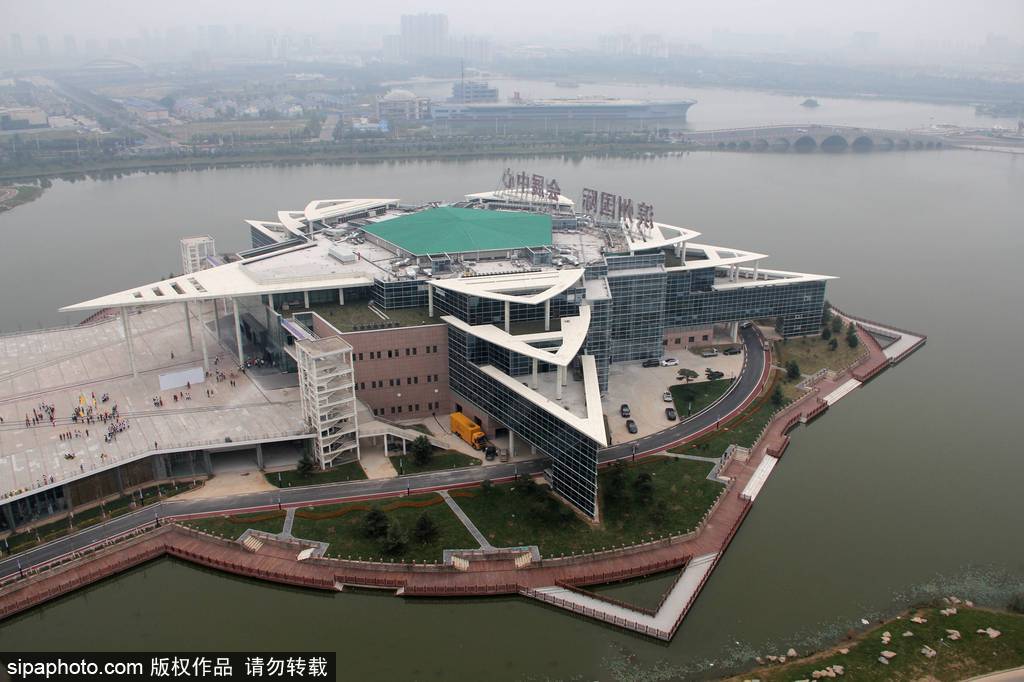 建筑最瘋狂：盤點(diǎn)2016中國各地“奇葩”建筑