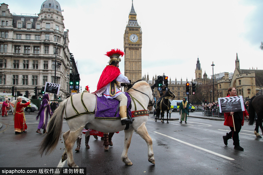 2017倫敦新年大游行盛大舉行 載歌載舞歡聲笑語(yǔ)迎新年