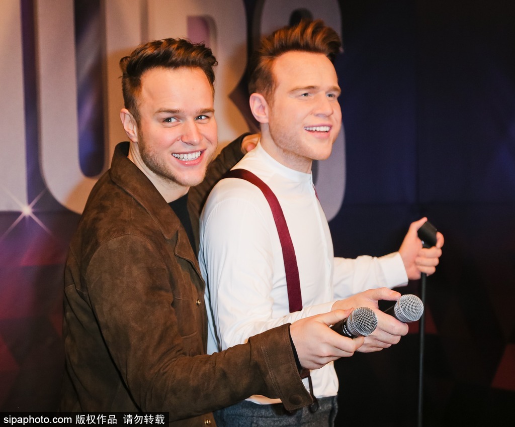 鹿晗蠟像被親掉色？盤點明星VS蠟像大對比