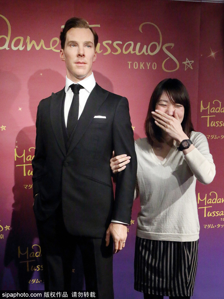 鹿晗蠟像被親掉色？盤點(diǎn)明星VS蠟像大對比