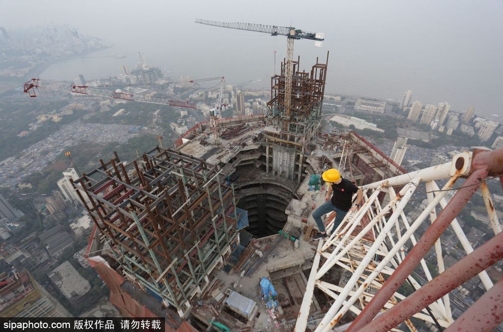 大神請(qǐng)收下我的膝蓋 看世界各國(guó)牛人高空炫技