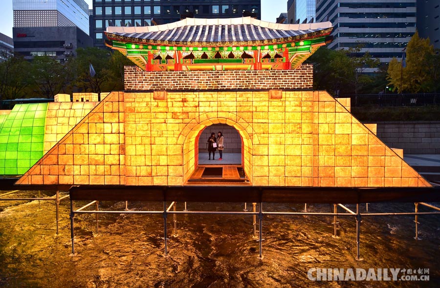 賞各國花燈 迎中國元宵