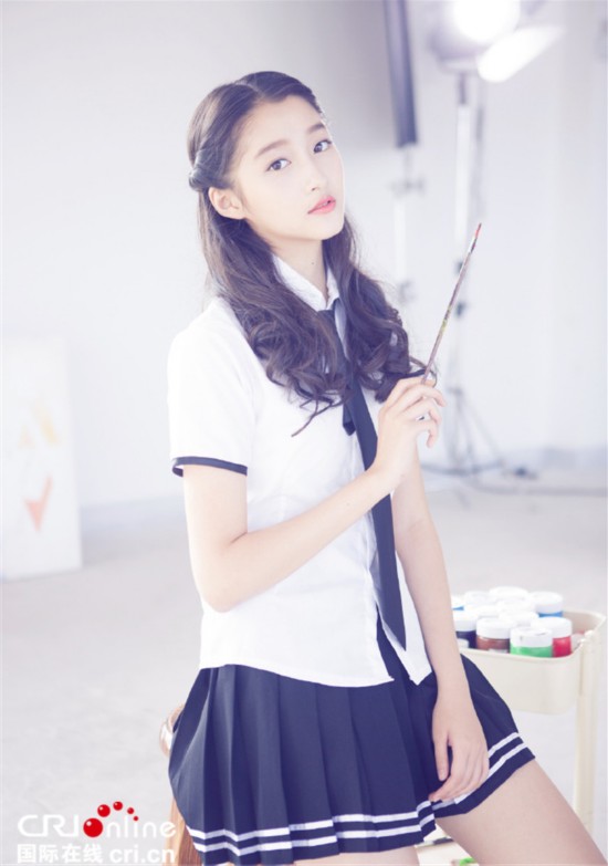 不滿20歲國產(chǎn)女星顏值PK：關(guān)曉彤歐陽娜娜不是最美