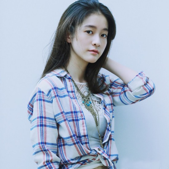 不滿(mǎn)20歲國(guó)產(chǎn)女星顏值PK：關(guān)曉彤歐陽(yáng)娜娜不是最美