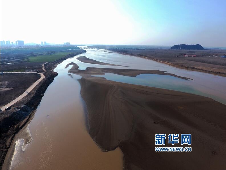 航拍黃河濟(jì)南段的捕魚(yú)人：隨波逐流亦生活（組圖）