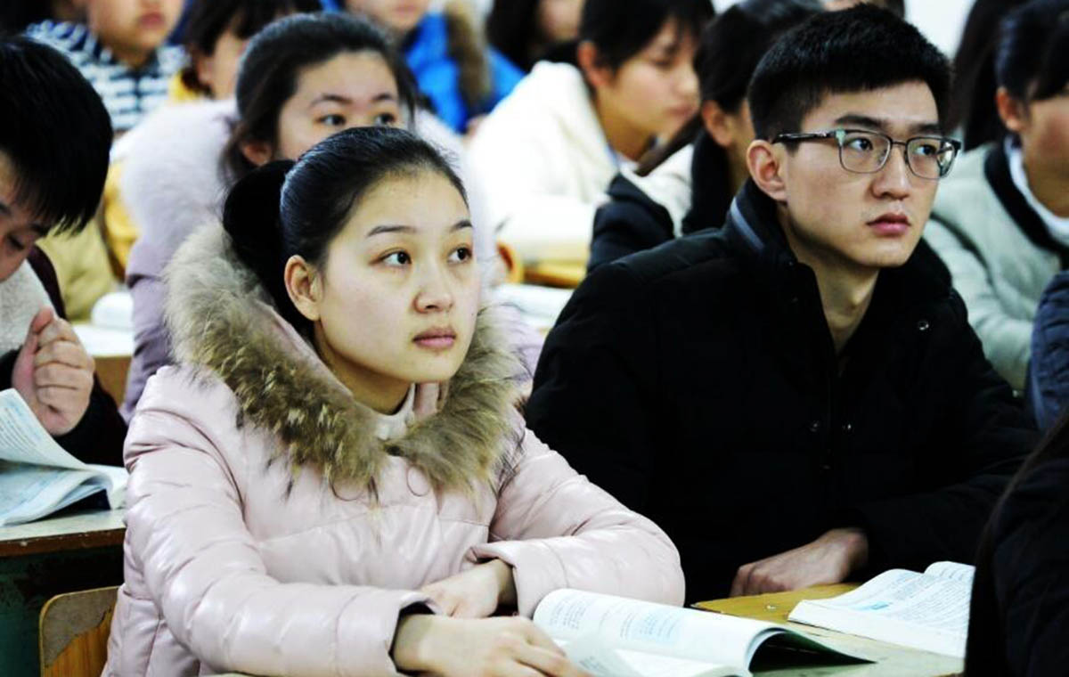 90后“學生夫妻”：在外打拼后入校求學（組圖）